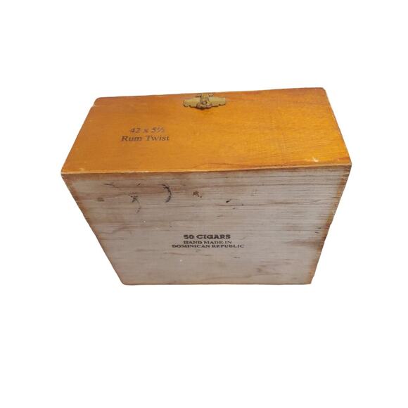 C T Thompson Cigar Company Rum Twist Cigar Box (EMPTY) Republic Dominicana - Picture 2 of 5